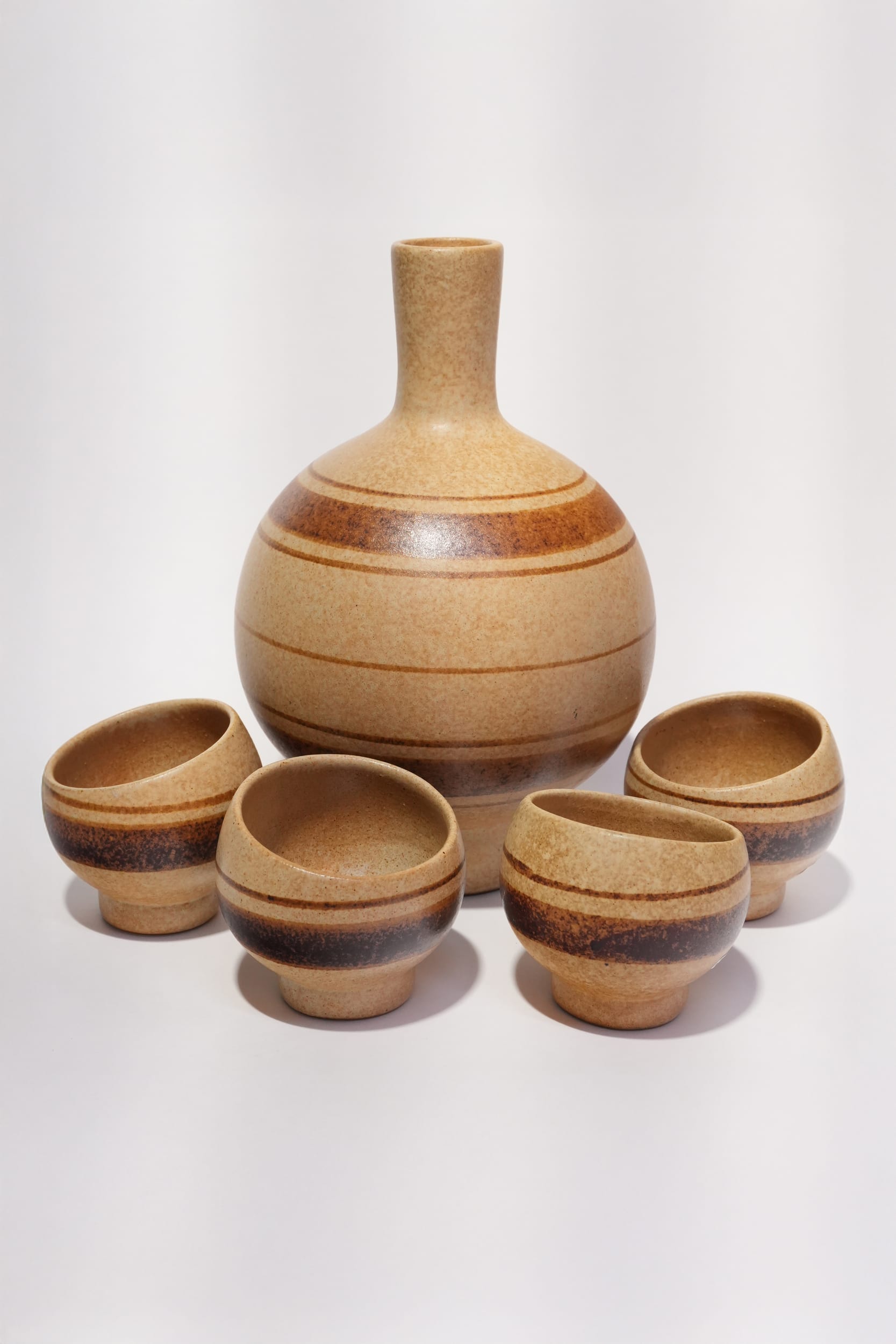 Robert Maxwell Studio Stoneware Sake Set – Bottle & 4 Cups, pottery